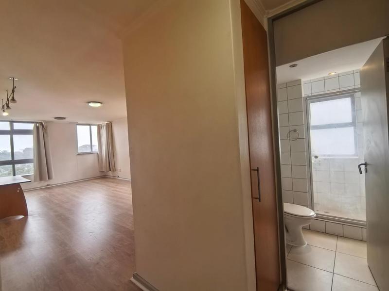 To Let 1 Bedroom Property for Rent in Claremont Upper Western Cape